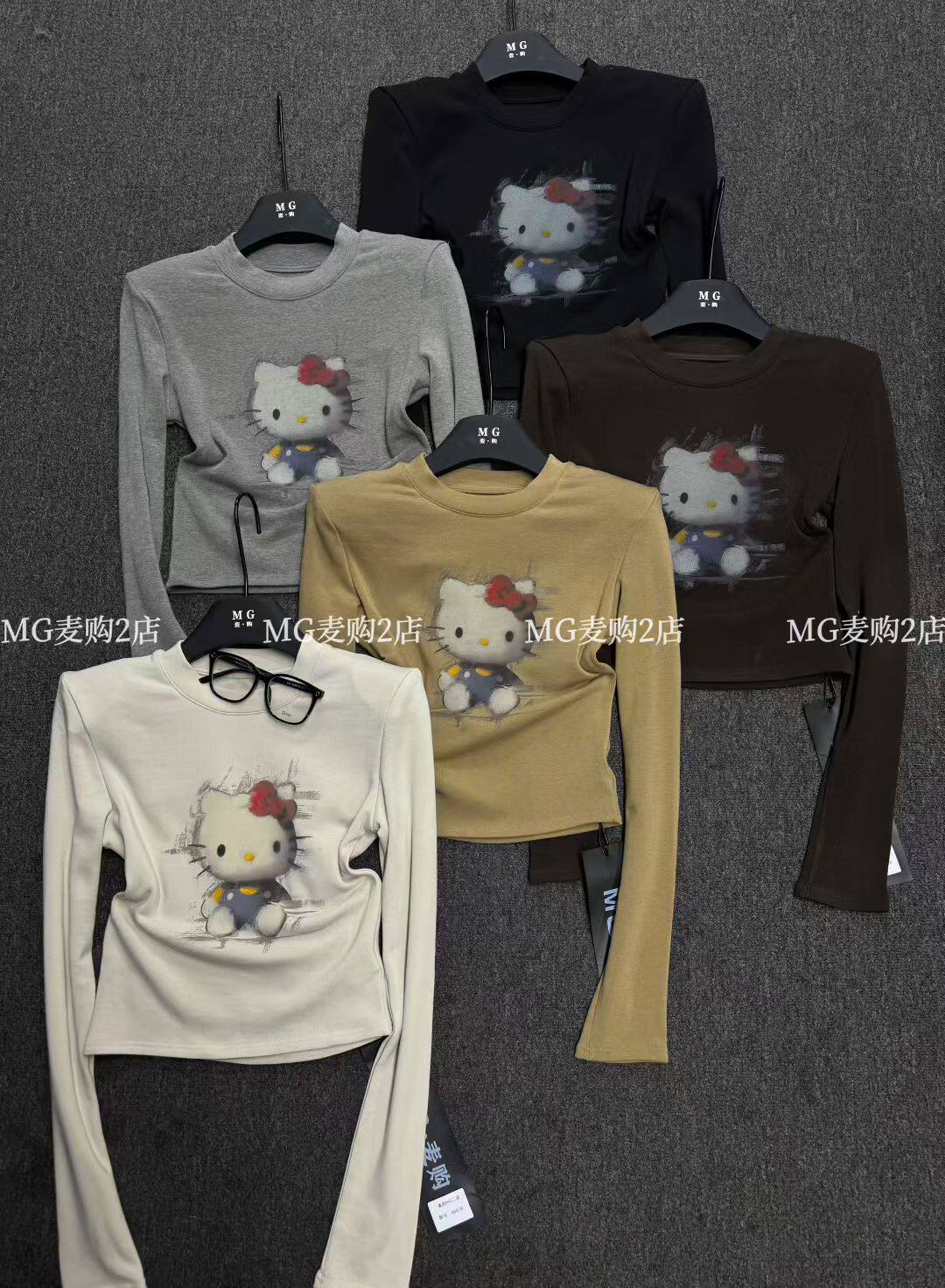 十三行2025冬新款卡通KT印花长袖T恤女修身磨毛短款打底上衣女
