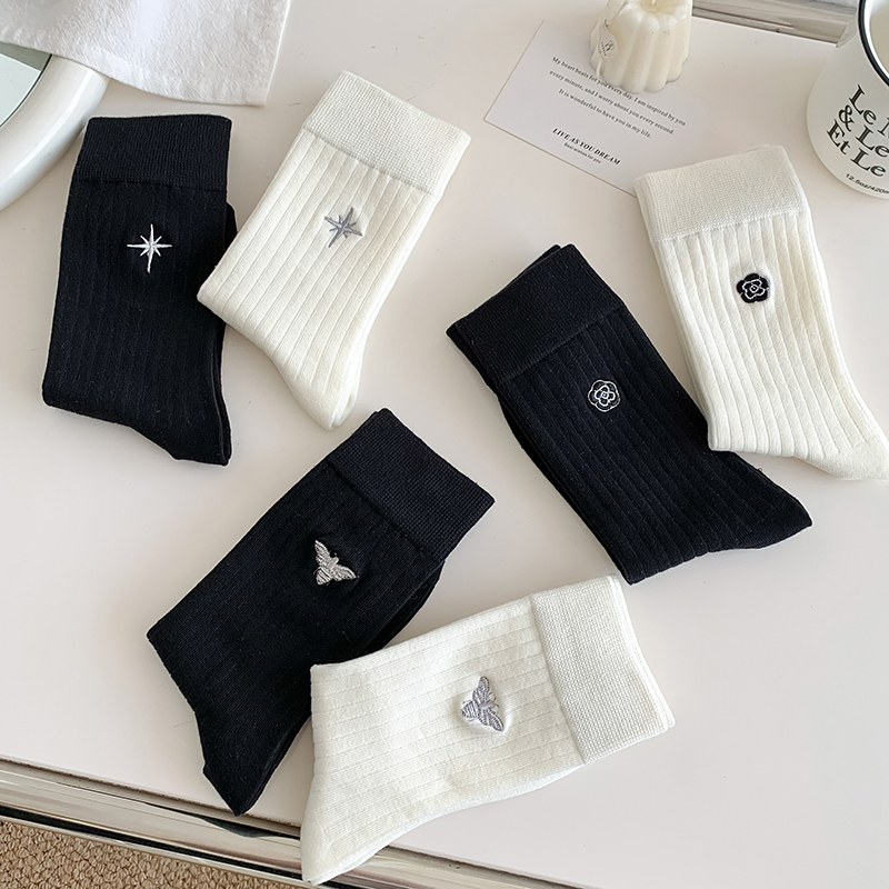 黑白刺绣袜子女中筒袜ins潮纯棉