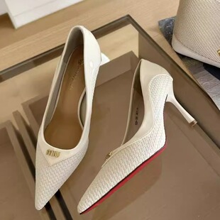 105舒适尖头高跟鞋 浅口百搭单鞋 秋季 性感拼接细跟女鞋 7cm 新款 528