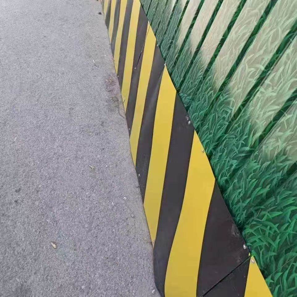 建筑工地警示带挡脚板脚手架踢脚线铁皮警示带楼层隔离带红白铁皮