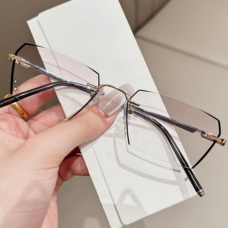 纯钛超轻无框眼镜男近视可配有度数无边框镶钻黑边变色防雾防蓝光