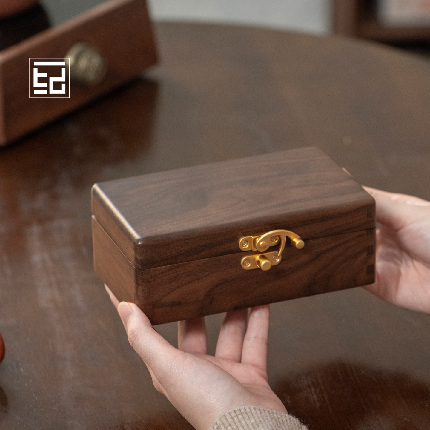 文玩存放盒实木玄月扣轻奢高档精致饰品收纳盒核桃沉香手串收藏盒