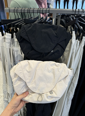 澳洲Lululemon Curved Crossbody Bag磁吸扣斜挎包胸包 3L