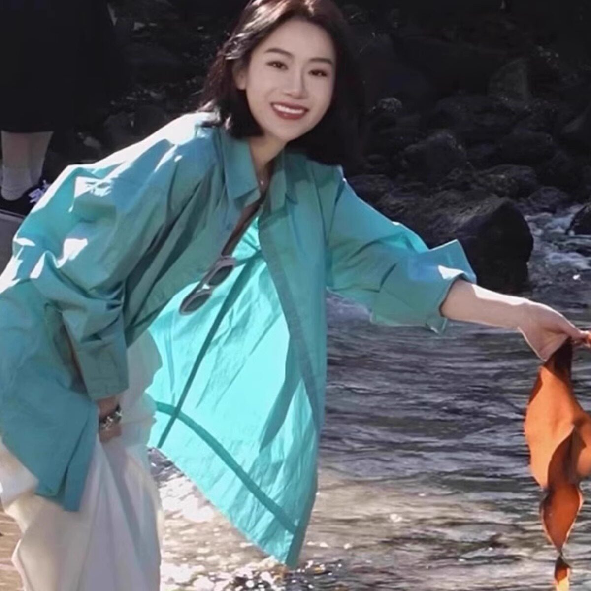 小众港风宽松防晒显白湖蓝色衬衫