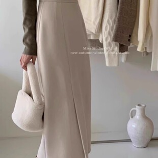 2026秋冬新款开衩设计毛呢半身裙女法式轻熟风加厚纯色高腰中长裙