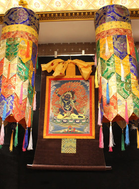 藏传密宗佛堂供佛装饰幢幡八吉祥胜利幢大直径佛罩佛幡五彩筒