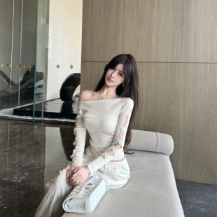 设计感纯欲辣妹显瘦 露肩性感短款 M900斜肩上衣t恤女长袖 2025新款