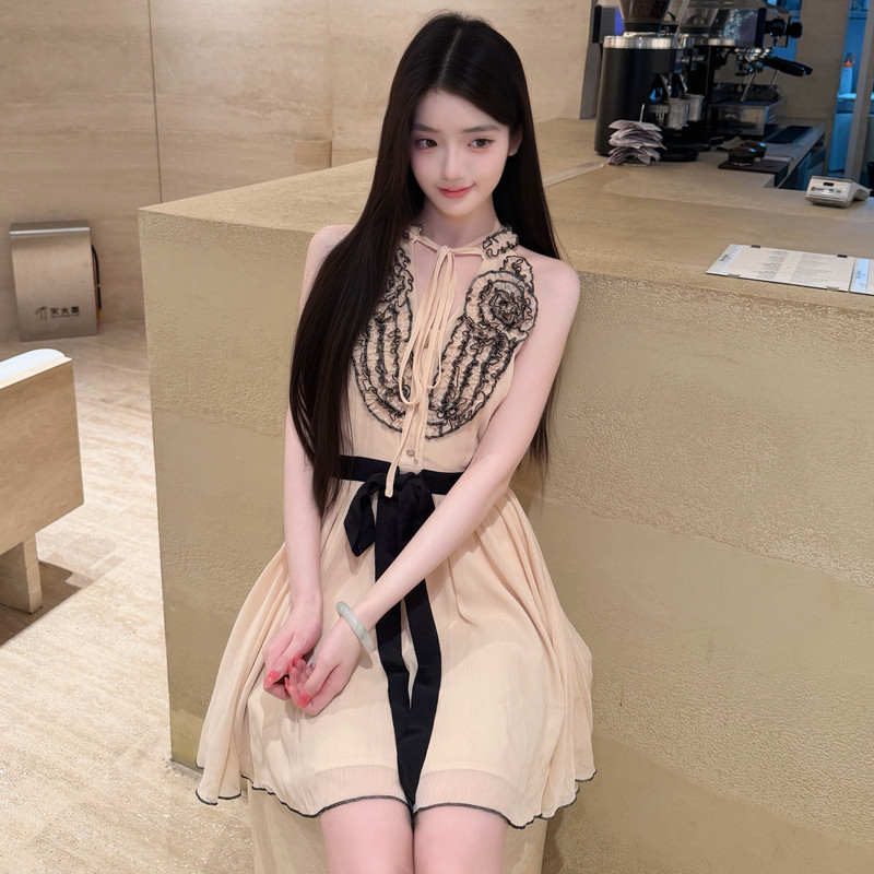 M900挂脖无袖连衣裙女2026新款夏系带收腰显瘦短款雪纺撞色A字裙