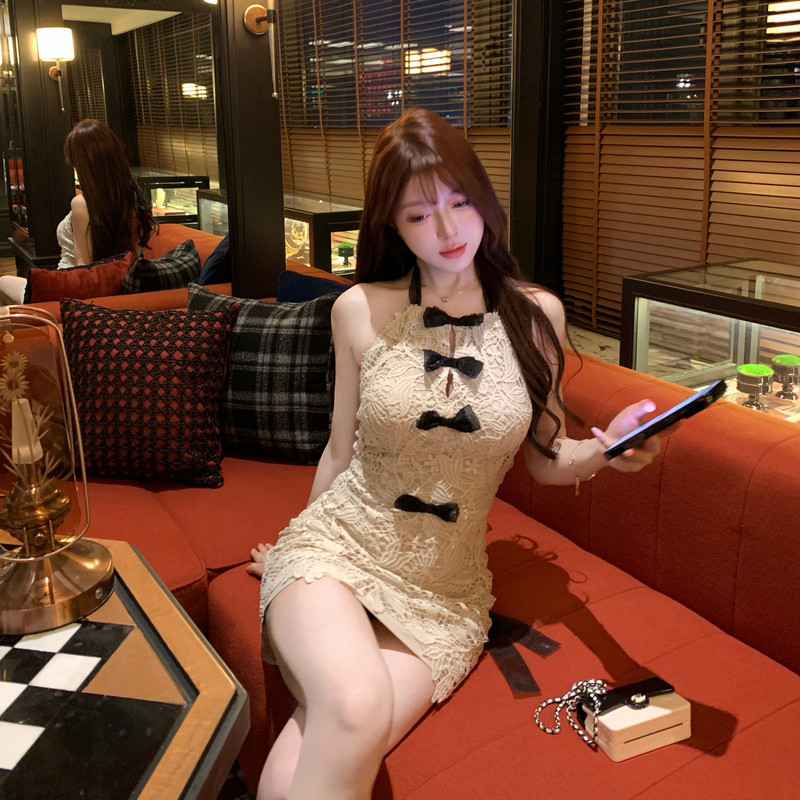 M900挂脖蕾丝连衣裙女修身显瘦蝴蝶结包臀紧身性感短款辣妹裙子