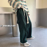 墨绿色