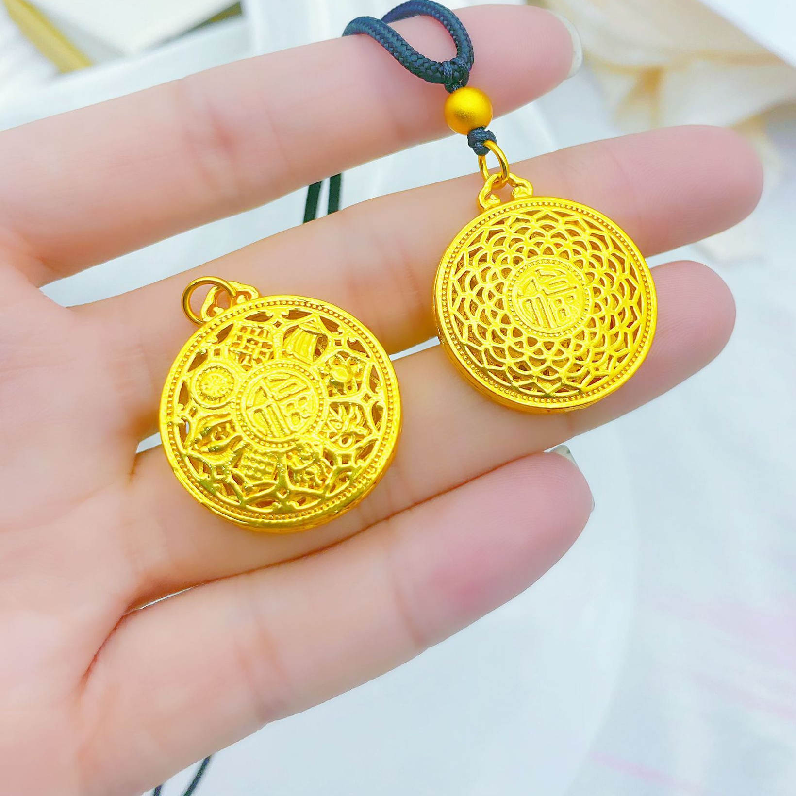 金店同款久不掉色黄金色吉祥八宝罗盘吊坠项链送女友吊坠挂件情侣