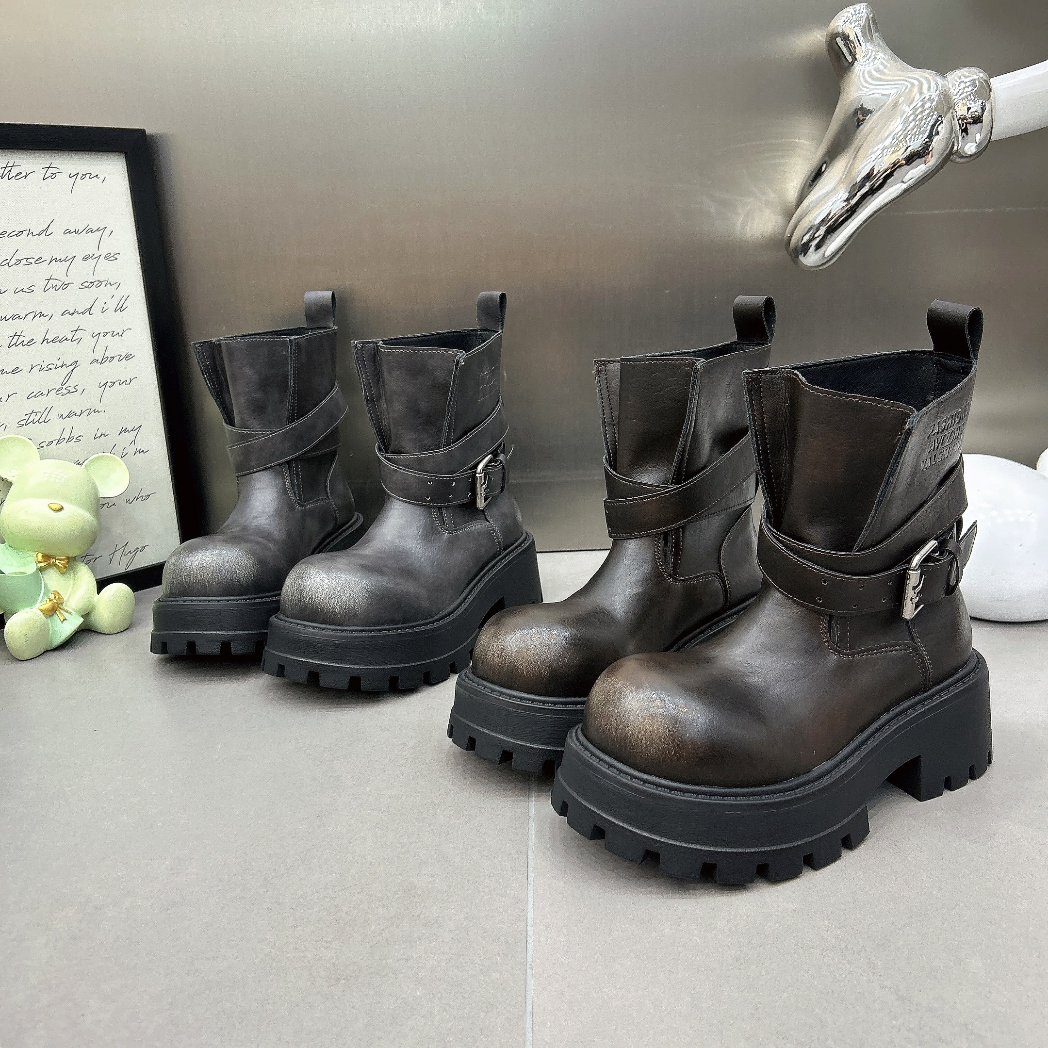 复古骑士靴女2025秋新款西部牛仔短靴皮带扣厚底机车靴时尚马丁靴,女鞋,骑士靴,淘宝优惠券,粉丝福利购,淘宝优惠卷