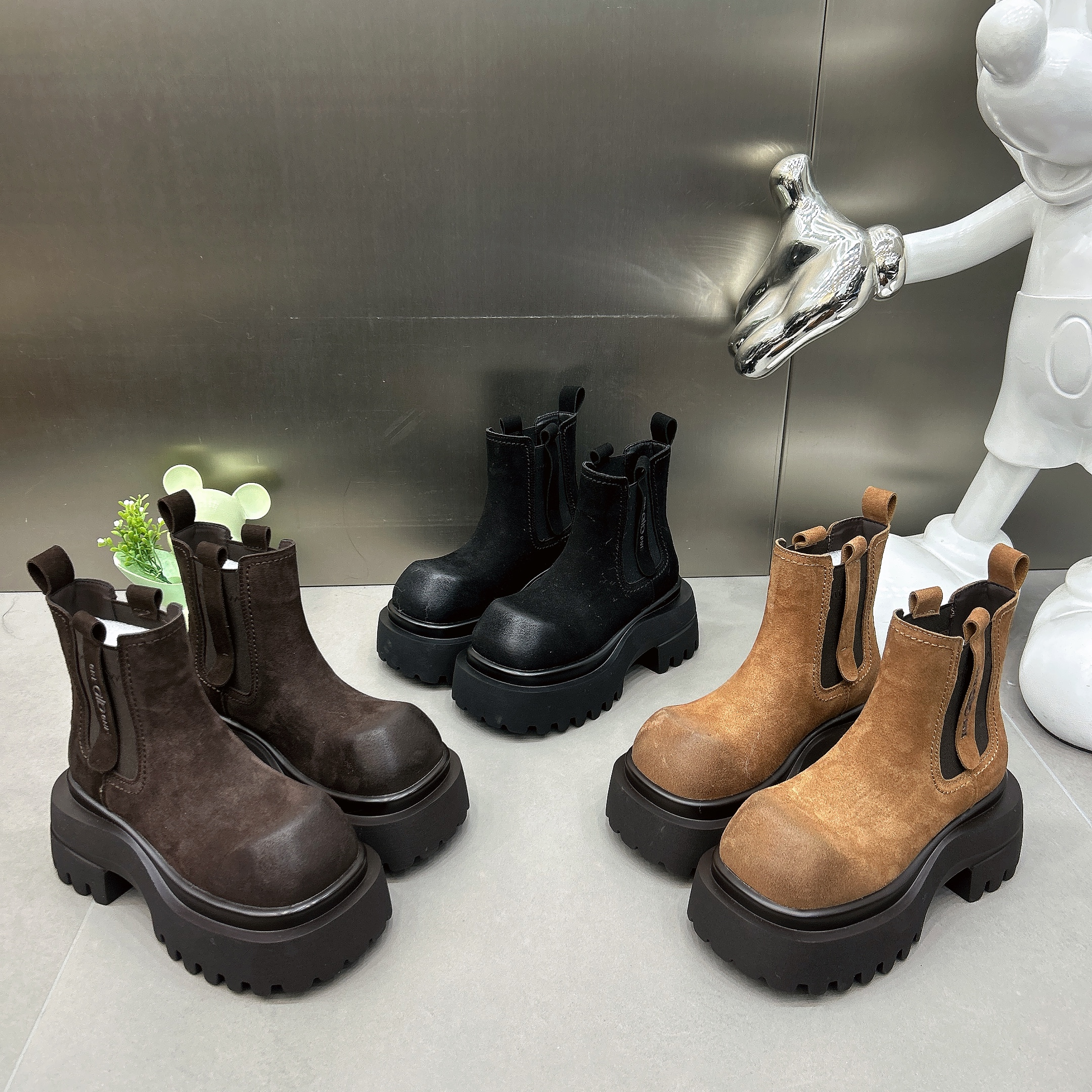 欧洲站厚底松糕切尔西靴子女2024秋冬加绒新款马丁靴磨砂皮短筒靴