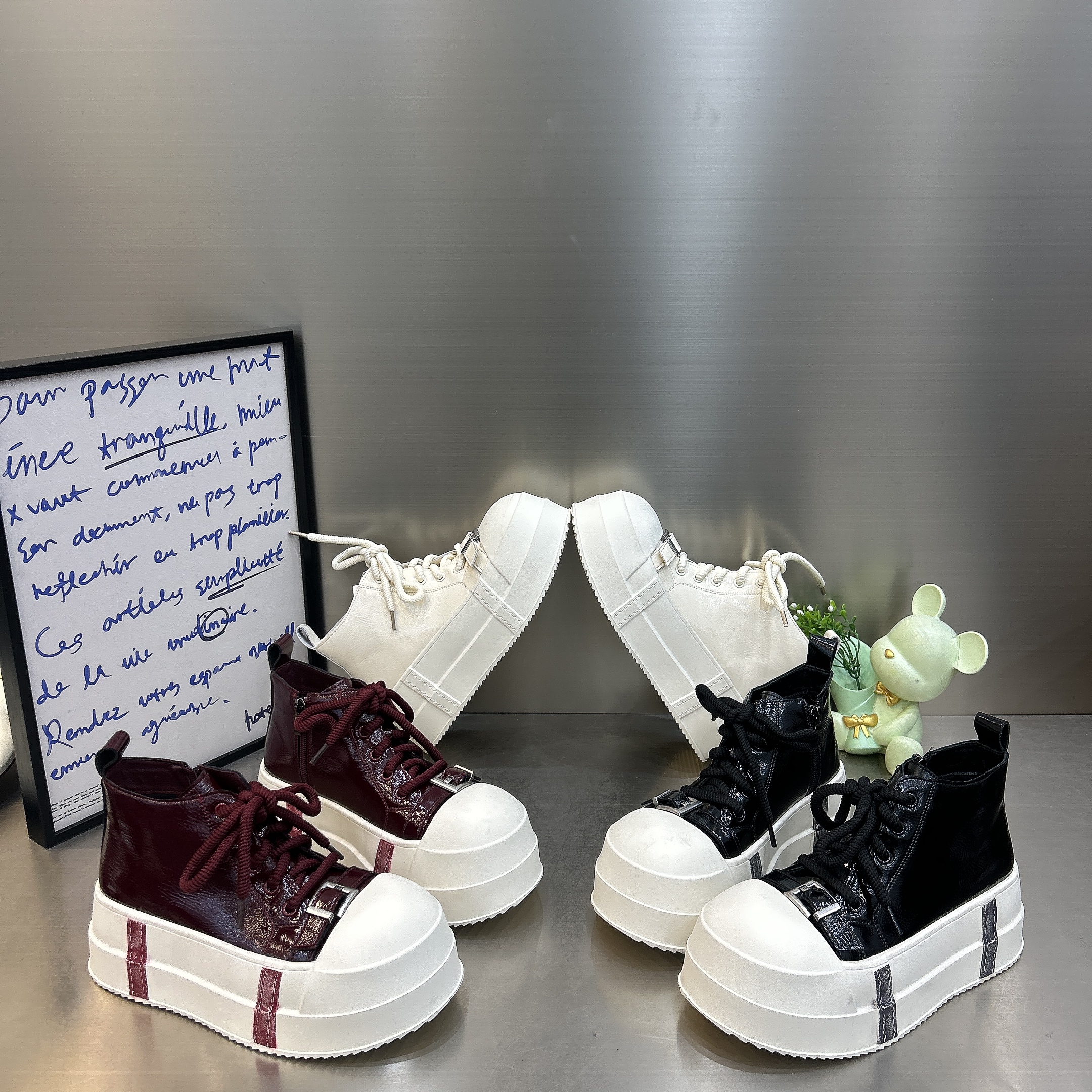 欧版漆皮亮面高帮鞋滑板鞋2025新款厚底松糕鞋女休闲百搭时面包鞋