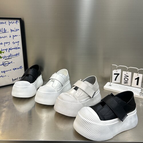 春季厚底增高松糕小白鞋女魔术贴