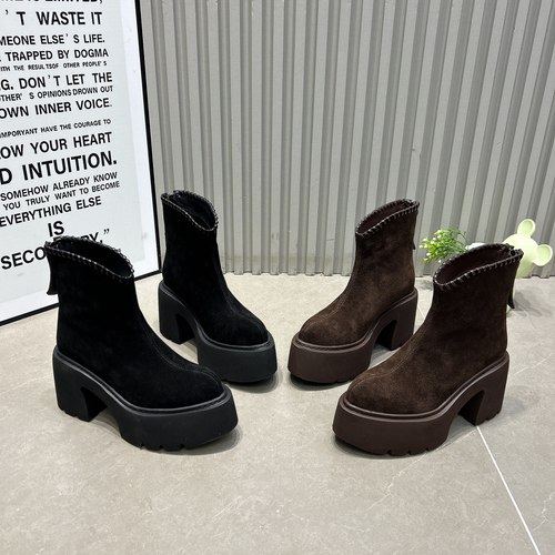 磨砂皮真皮尖头秀气短靴头2025新款超轻厚底增高马丁靴女ins棉鞋