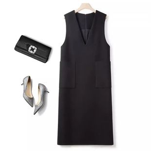 2025秋冬新款无袖马甲优雅毛呢V领背心裙显瘦宽松直筒气质连衣裙