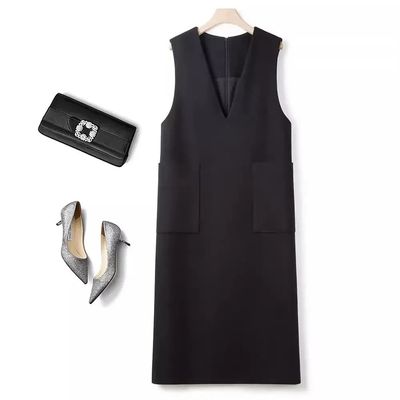 2025秋冬新款无袖马甲优雅毛呢V领背心裙显瘦宽松直筒气质连衣裙