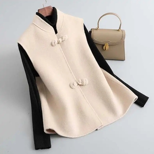 百搭时尚2024年秋冬新款中式复古立领盘扣宽松马甲民族风毛呢马甲