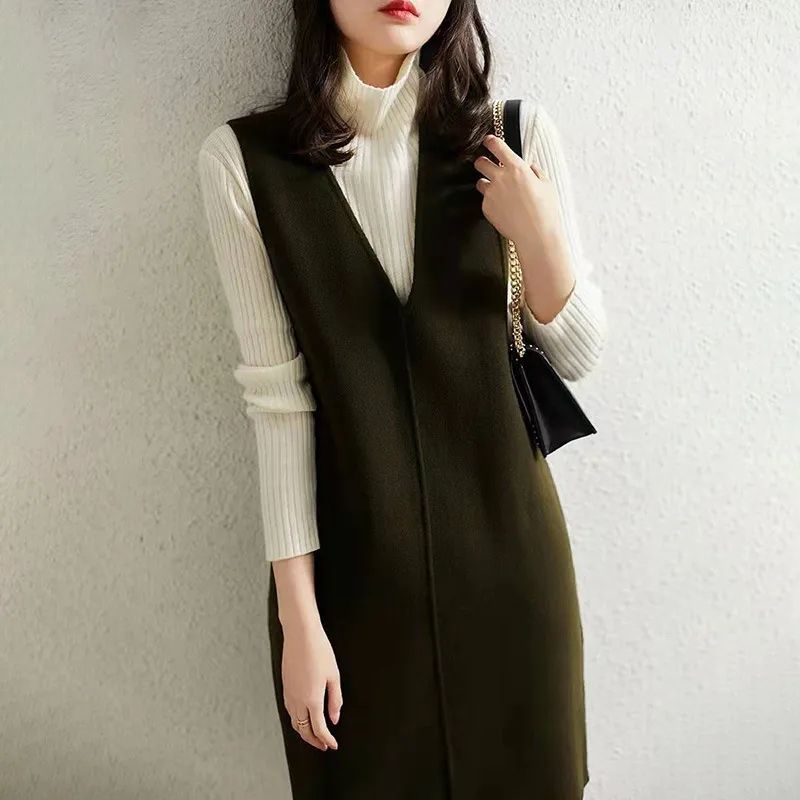 毛呢连衣裙背心裙女2025秋冬气质减龄宽松显瘦v领无袖马甲双肩裙