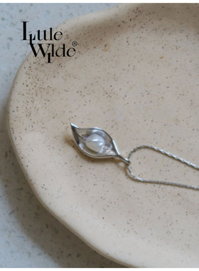 极简高级感百搭淡水珍珠叶子项链