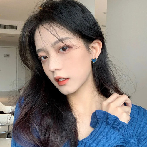 蓝色爱心耳夹女轻奢小众设计
