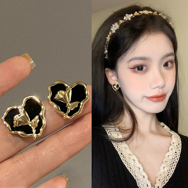 s925纯银耳钉黑色爱心