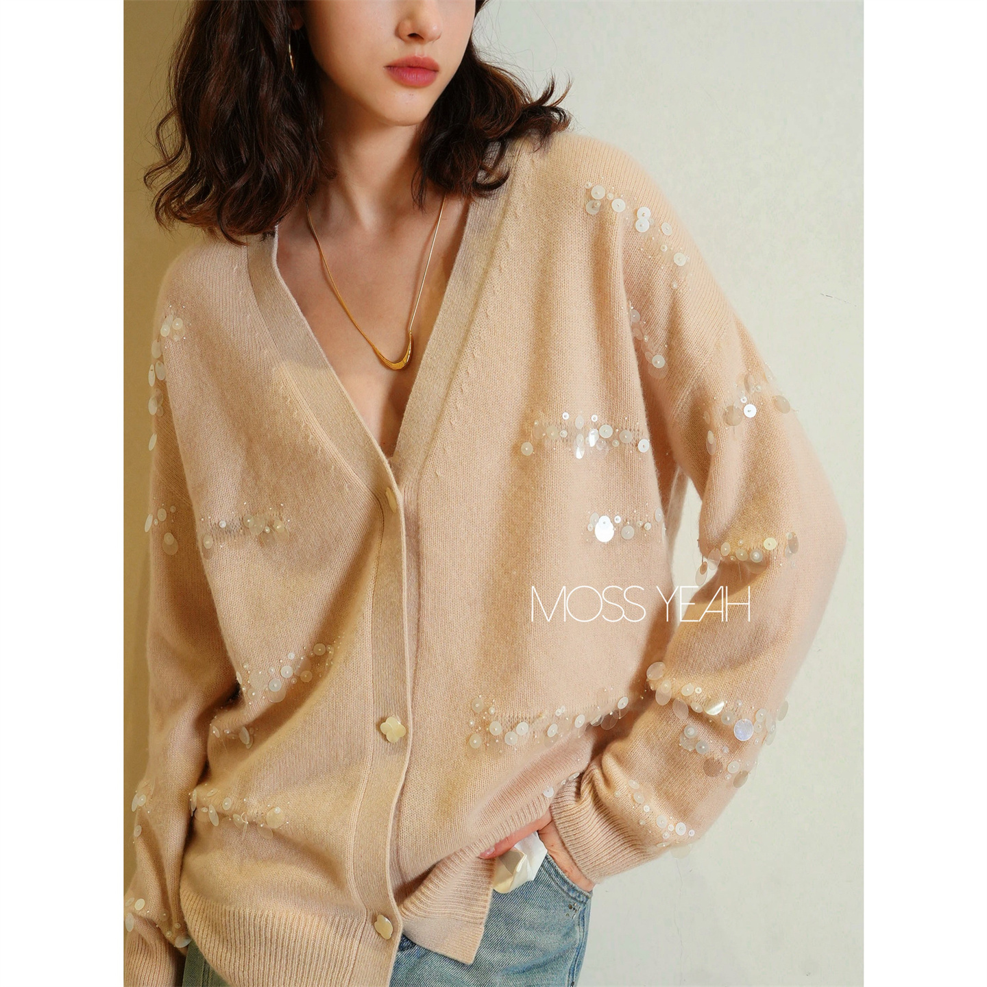 Moss烨 〓绒+〓1OO山羊绒 花形扣 亮片钉珠V领阔版毛衣开衫两色