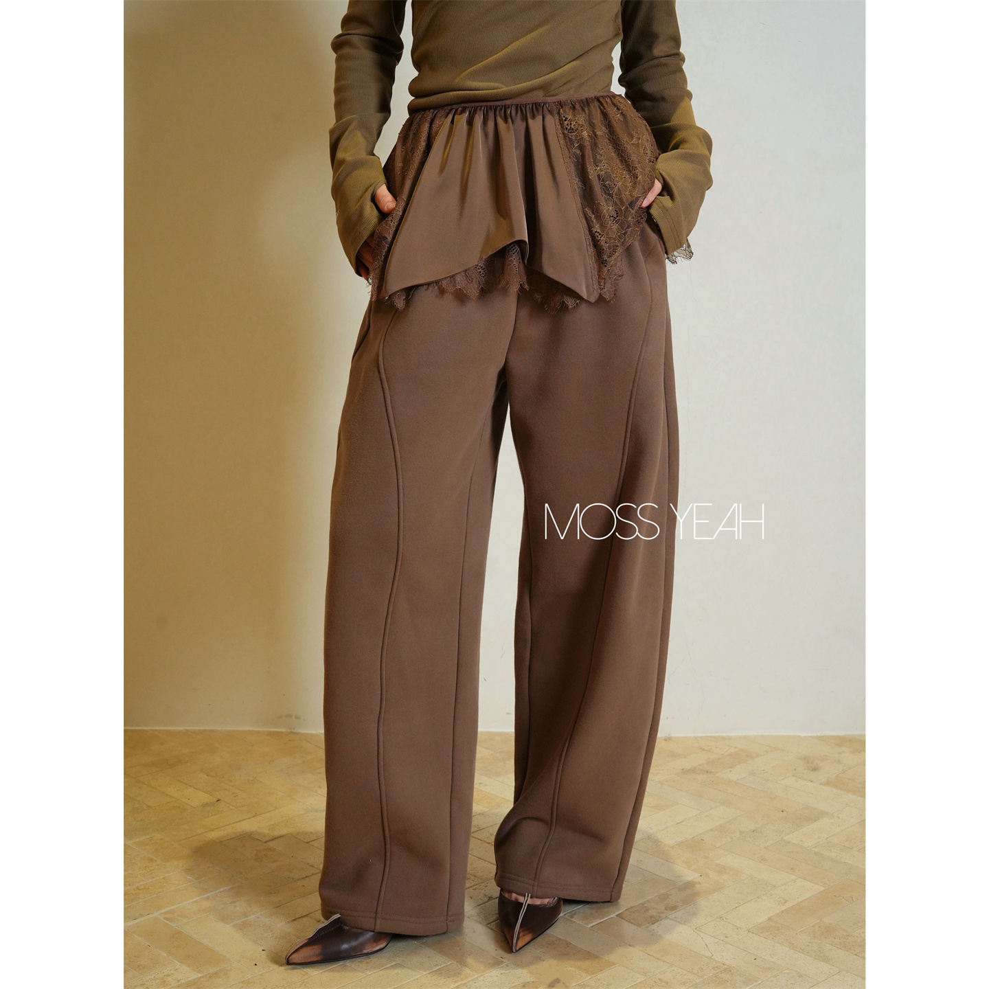 Moss烨〓设计师〓可拆卸缎面蕾丝围裙 加绒弯刀卫裤两色