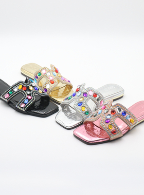 方头七彩水钻装饰一字带夹趾凉拖鞋2025夏新款休闲平底拖鞋