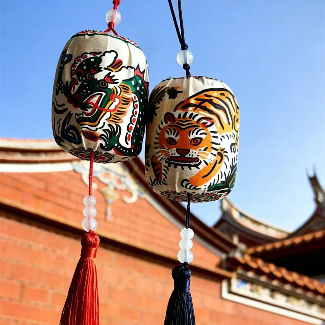 厦门非遗龙虎灯布艺挂坠2款可选