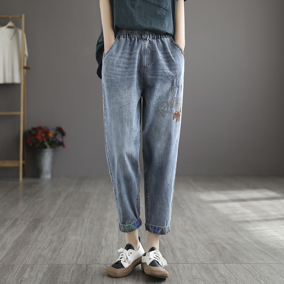 代勒九分夏季新款猫咪刺绣牛仔裤