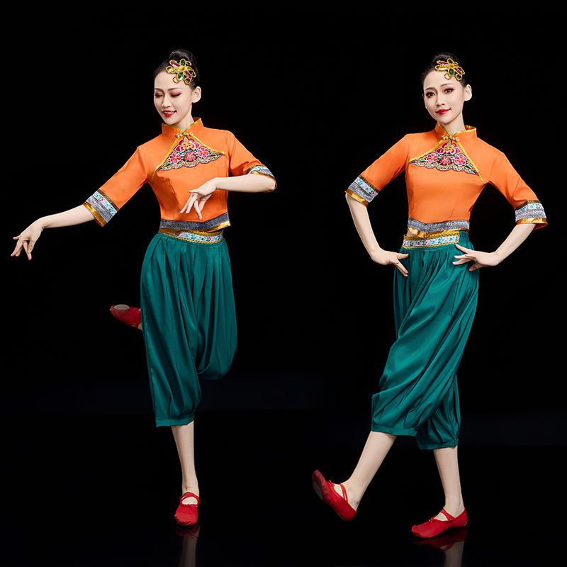 秧歌服演出服女2025新款灯笼舞蹈服扇子喜庆中国风现代广场舞套装