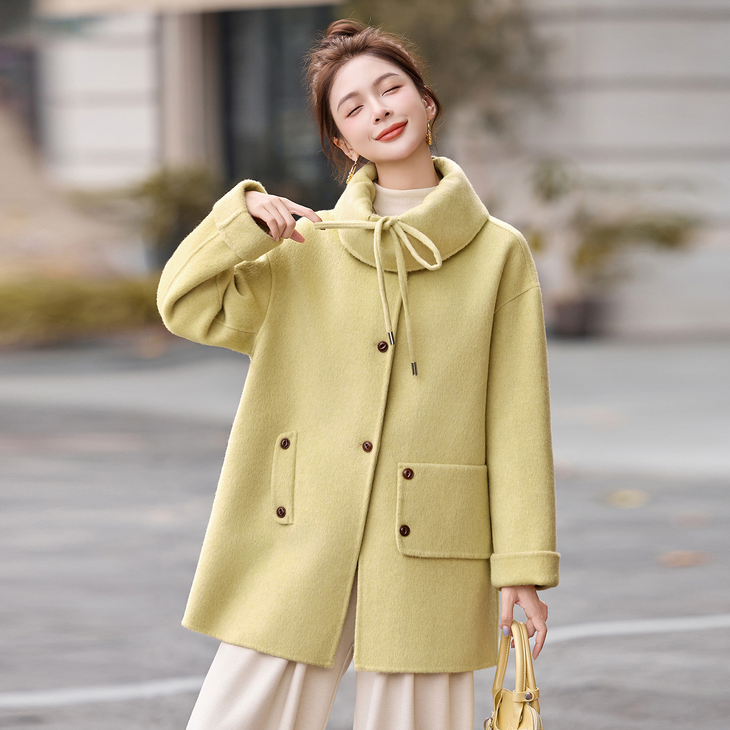 高级感小个子巨好看围脖双面羊绒大衣短款毛呢外套女冬季