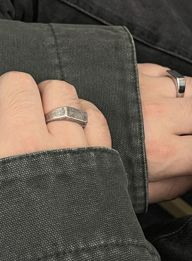钛钢戒指男女中性冷淡风简约百搭设计感小众复古做旧色光面指环