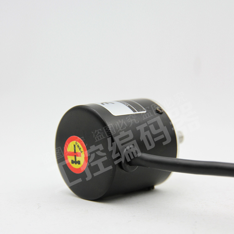 现货供应全新TRD-2T1000BF 增量式旋转编码器实心轴6mm外径38mm