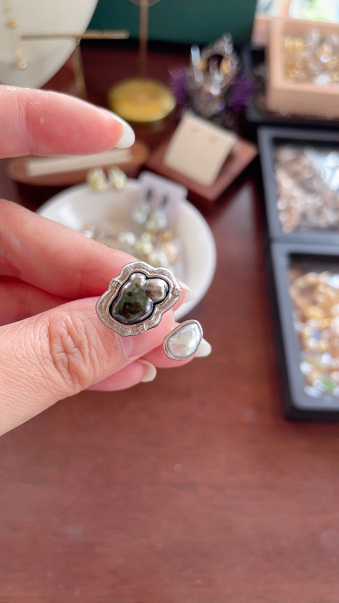 超级漂亮超美超炫的大溪地keshi设计款包镶双珠开口戒指