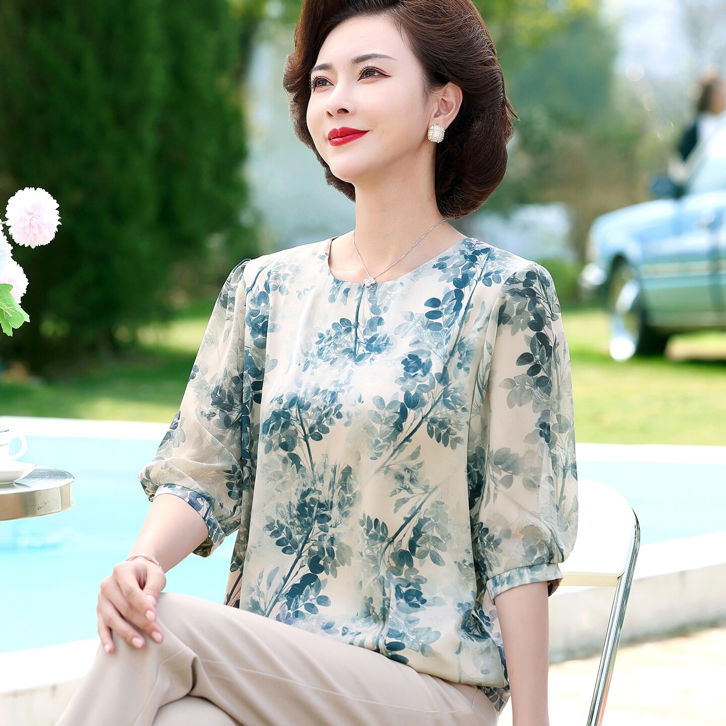 中年妈妈夏装薄款短袖小衫中老年女时尚宽松雪纺上衣妇女高档套装