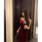 灵动小狐狸 清仓商品不退不换 纯欲吊带丝绒鸵鸟毛设计感长裙