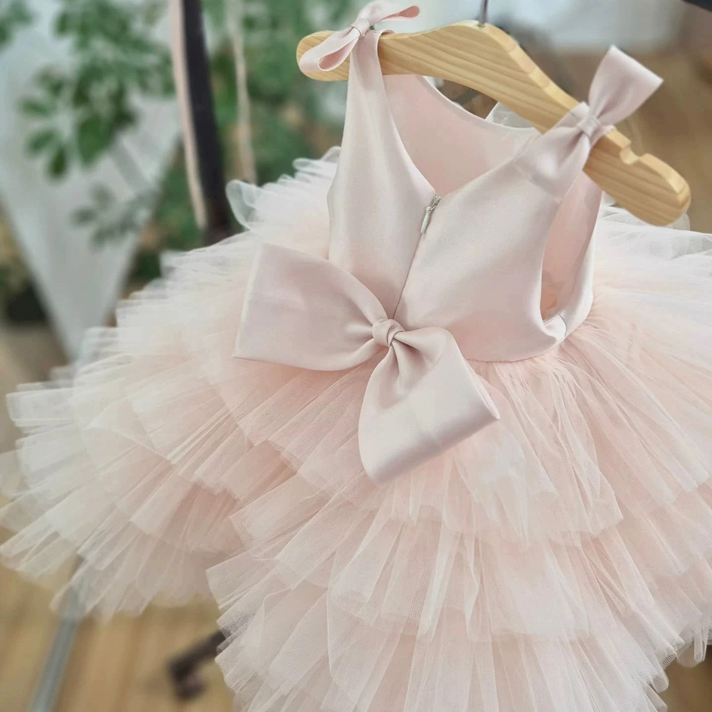 女童周岁礼服粉色丝缎公主裙短袖儿童高端生日表演蝴蝶结蛋糕裙夏
