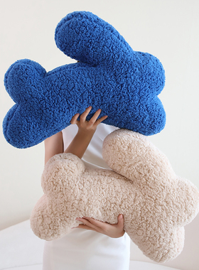 ins北欧风兔子抱枕创意沙发靠垫睡觉抱枕云朵绒靠枕闺蜜生日礼物