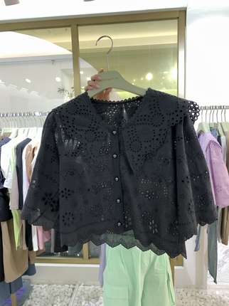 现货韩国进口2023春夏新款Tara by Motion泡泡袖翻领刺绣镂空衬衣