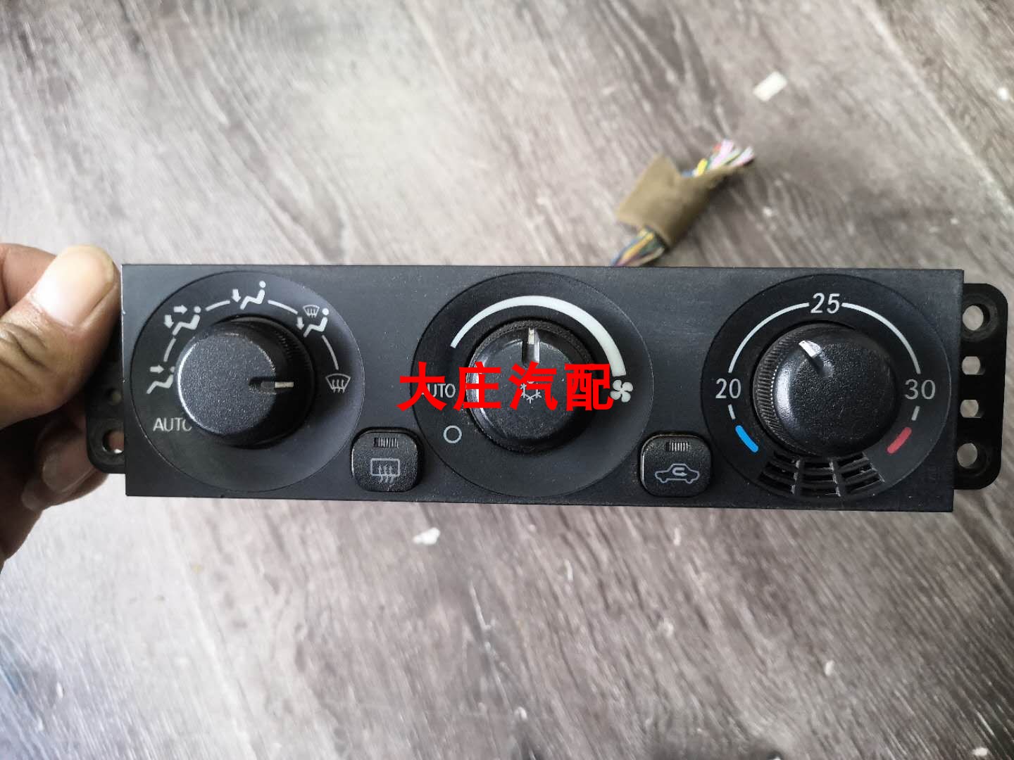 帕杰罗V73 V75 V77 V68 V78 猎豹203 手自动空调开关旋钮纯拆车