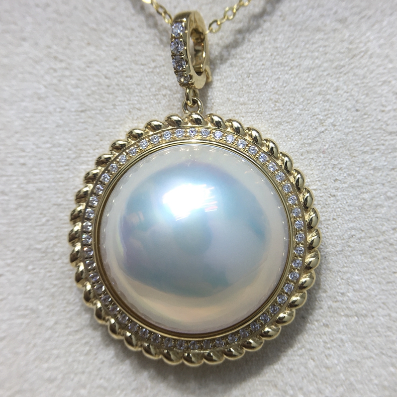 高贵气质经典简约时尚高级感G18K金麻花款吊坠 17mm海水马贝珍珠