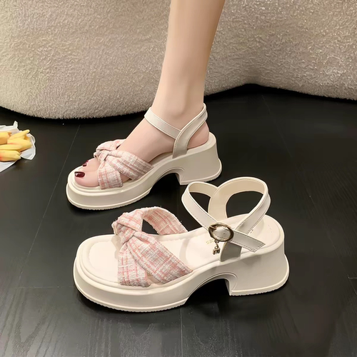 新款夏季女凉鞋，断码捡漏