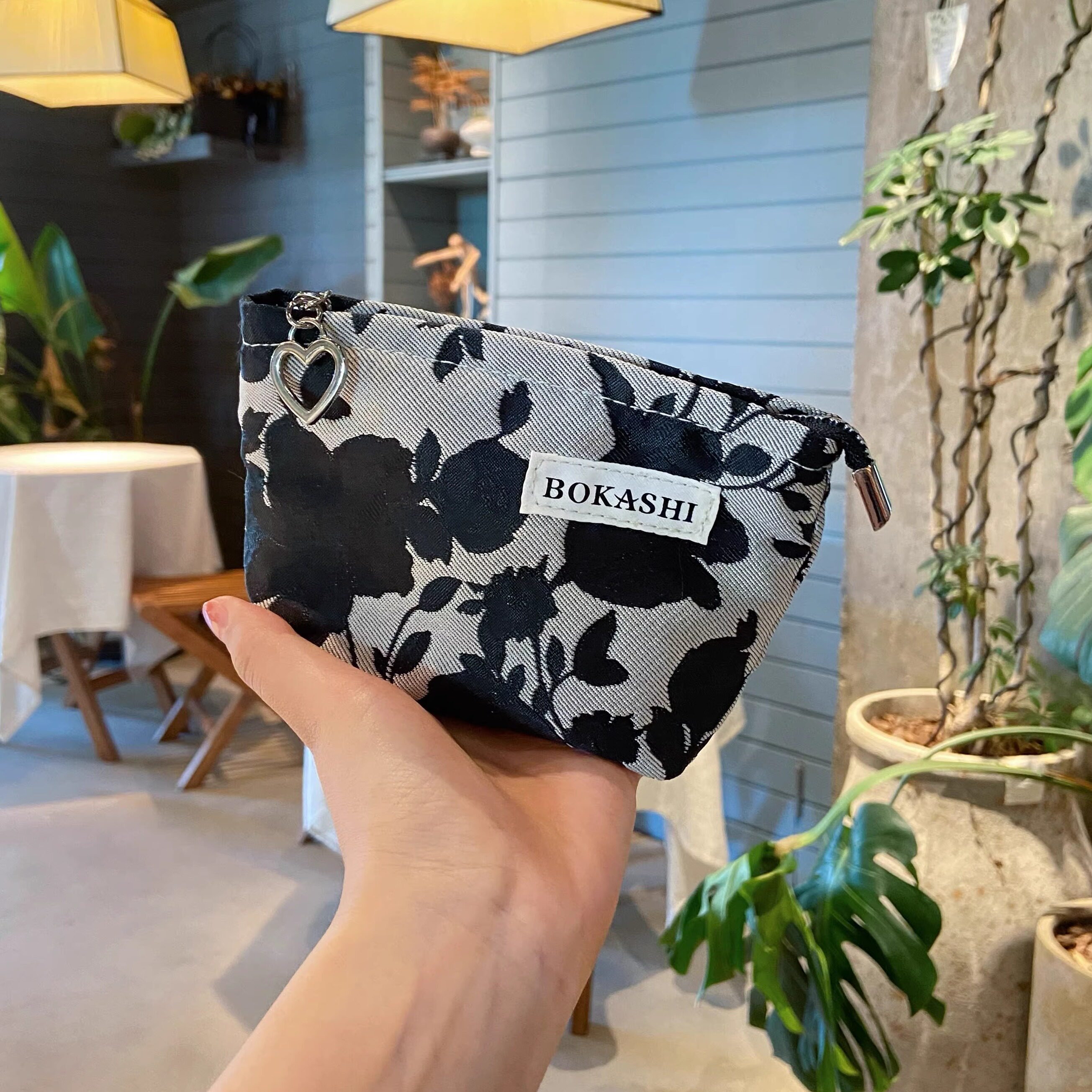 2025新款黑色牡丹花便携大容量小化妆包女零钱包旅行化妆品收纳包