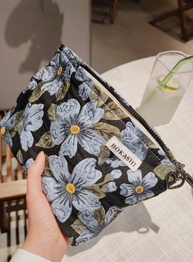 2025新款超火化妆包女大容量便携式高级感旅行化妆品收纳洗漱包