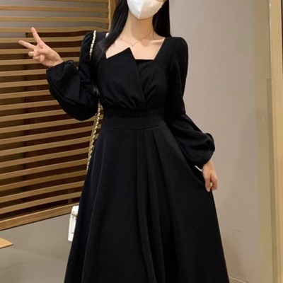 方领长袖秋冬收腰显瘦气质连衣裙