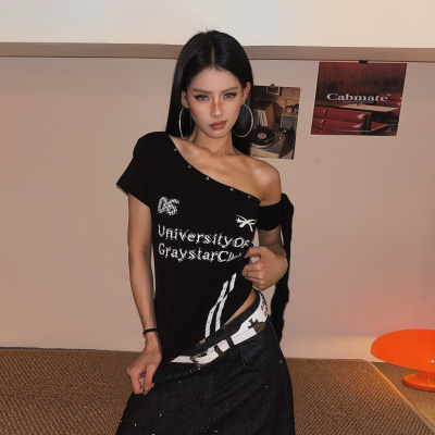 美式辣妹斜肩字母短袖T恤黑色