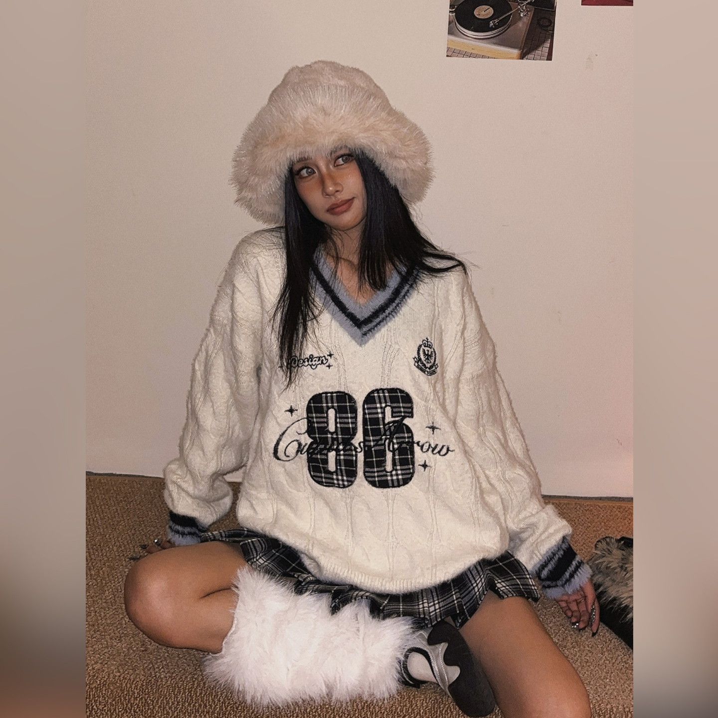 美式复古数字刺绣V领毛衣女